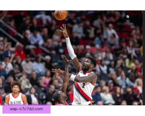 艾顿10中10无失误盛赞队友