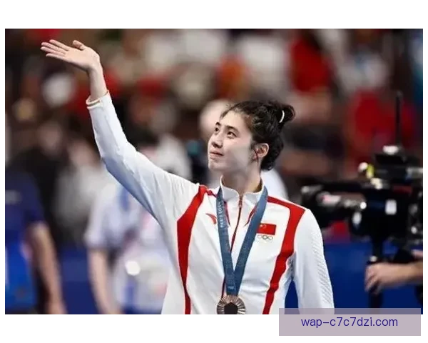 加拿大天才少女200米蝶泳夺金 张雨霏抱病摘铜